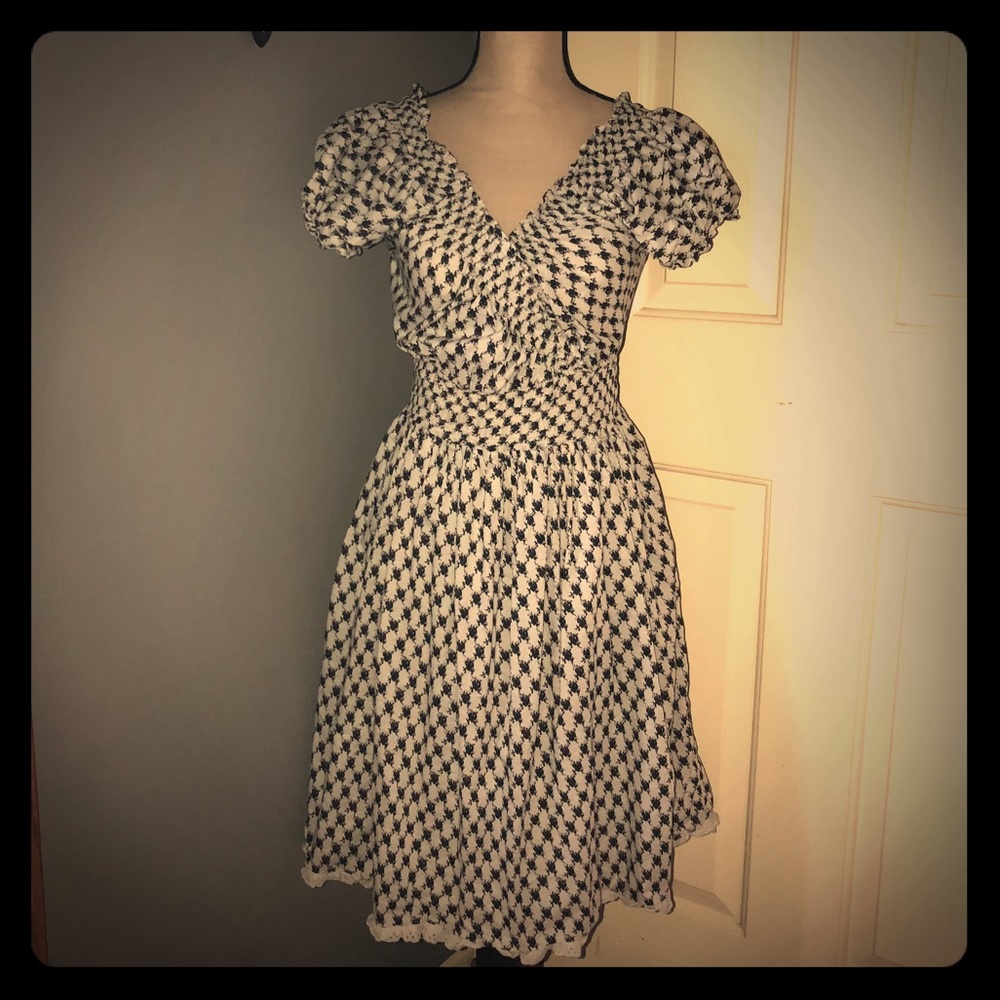👗MODA INTERNATIONAL SZ M CAP SLEEVE LINED DRESS